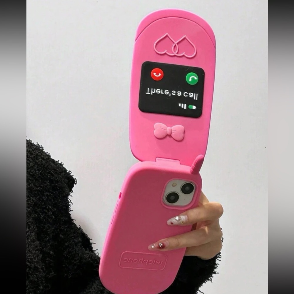 - Trendy iPhone Case ๐ฑ - Picture 2 of 3